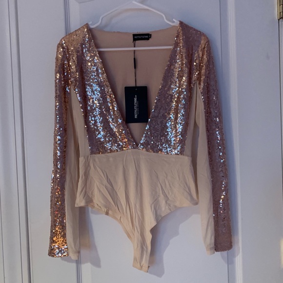 PrettyLittleThing Rose Gold Sequin Bodysuit - Picture 4 of 7